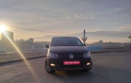Volkswagen Sharan II, 2012 год, 1 100 000 рублей, 1 фотография