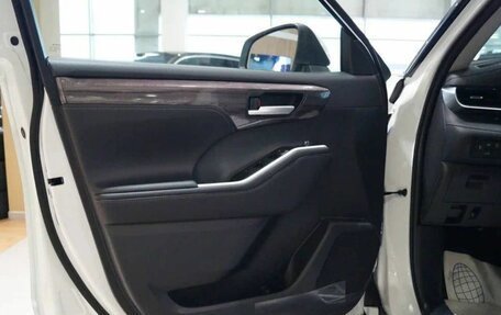 Toyota Highlander, 2025 год, 6 300 000 рублей, 8 фотография