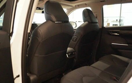 Toyota Highlander, 2025 год, 6 300 000 рублей, 12 фотография