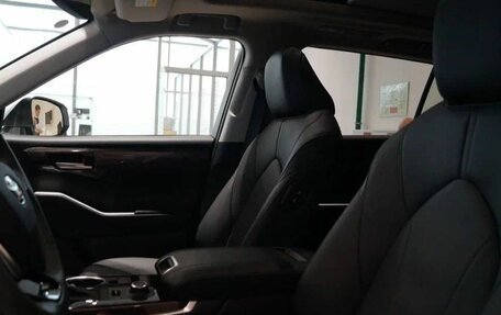 Toyota Highlander, 2025 год, 6 300 000 рублей, 11 фотография