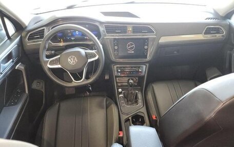 Volkswagen Tiguan II, 2024 год, 3 100 000 рублей, 10 фотография