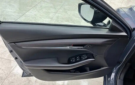 Mazda 3, 2022 год, 2 000 000 рублей, 22 фотография