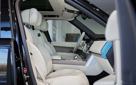Land Rover Range Rover IV рестайлинг, 2025 год, 28 000 000 рублей, 6 фотография