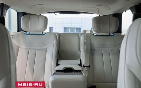 Land Rover Range Rover IV рестайлинг, 2025 год, 28 000 000 рублей, 14 фотография