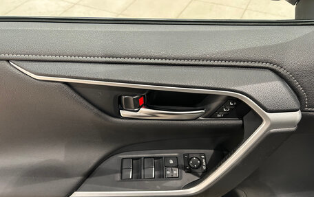 Toyota RAV4, 2020 год, 2 499 000 рублей, 15 фотография