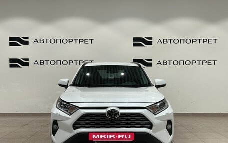 Toyota RAV4, 2020 год, 2 499 000 рублей, 10 фотография
