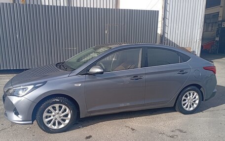 Hyundai Solaris II рестайлинг, 2020 год, 1 550 000 рублей, 4 фотография