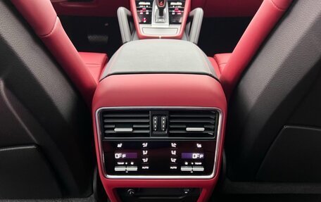 Porsche Cayenne III, 2025 год, 16 470 000 рублей, 17 фотография