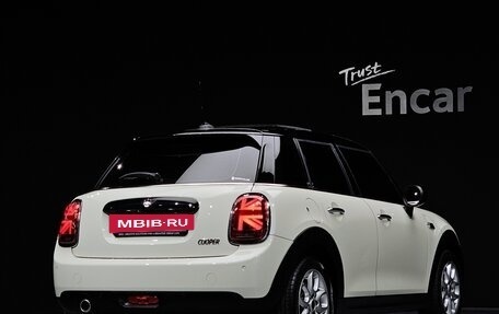 MINI Clubman, 2022 год, 2 250 111 рублей, 2 фотография