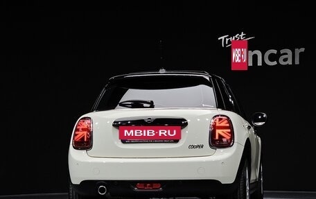 MINI Clubman, 2022 год, 2 250 111 рублей, 4 фотография