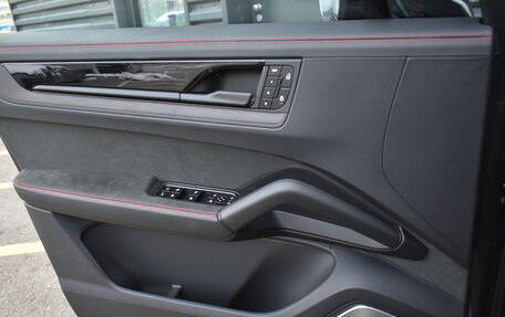 Porsche Cayenne III, 2025 год, 24 600 000 рублей, 29 фотография