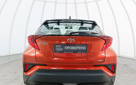 Toyota C-HR I рестайлинг, 2019 год, 2 430 000 рублей, 7 фотография