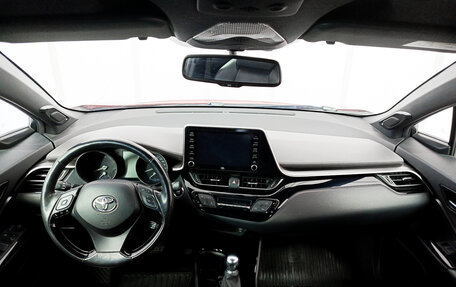 Toyota C-HR I рестайлинг, 2019 год, 2 430 000 рублей, 17 фотография