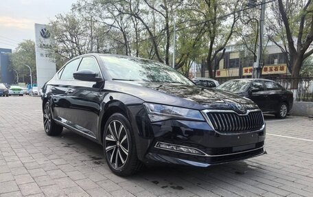 Skoda Superb III рестайлинг, 2025 год, 2 690 000 рублей, 2 фотография