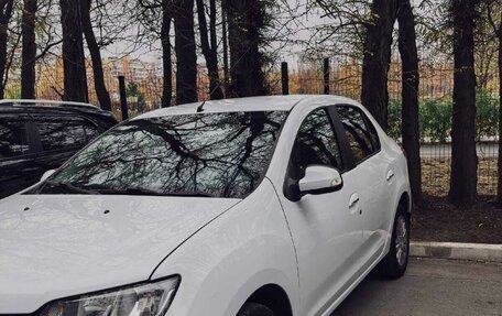 Renault Logan II, 2015 год, 600 000 рублей, 1 фотография