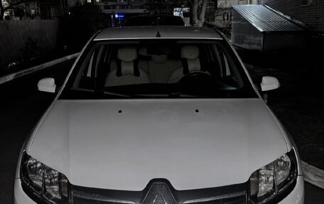 Renault Logan II, 2015 год, 600 000 рублей, 3 фотография