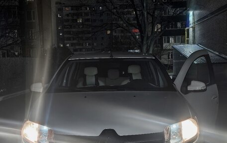 Renault Logan II, 2015 год, 600 000 рублей, 14 фотография