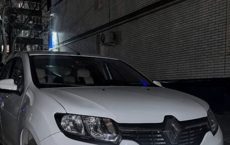 Renault Logan II, 2015 год, 600 000 рублей, 4 фотография