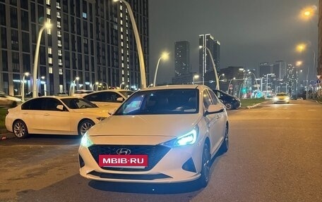 Hyundai Solaris II рестайлинг, 2022 год, 1 550 000 рублей, 4 фотография