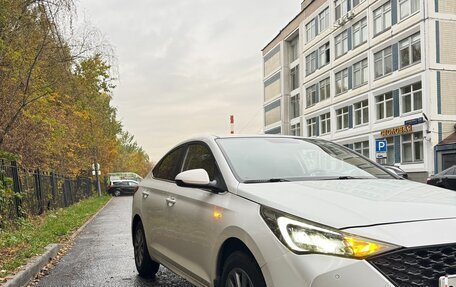 Hyundai Solaris II рестайлинг, 2022 год, 1 550 000 рублей, 21 фотография