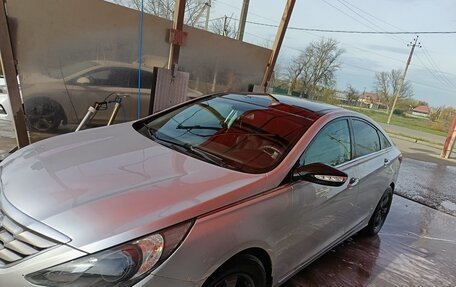 Hyundai Sonata VI, 2010 год, 940 000 рублей, 5 фотография