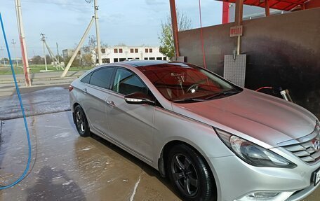 Hyundai Sonata VI, 2010 год, 940 000 рублей, 4 фотография