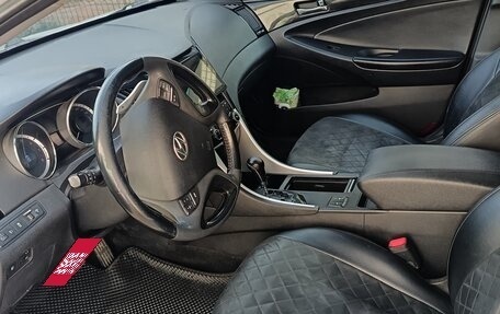 Hyundai Sonata VI, 2010 год, 940 000 рублей, 6 фотография