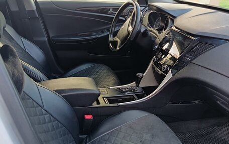 Hyundai Sonata VI, 2010 год, 940 000 рублей, 9 фотография