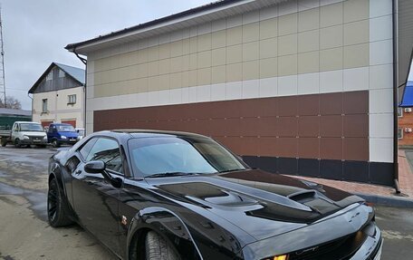 Dodge Challenger III рестайлинг 2, 2020 год, 7 400 000 рублей, 3 фотография