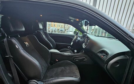 Dodge Challenger III рестайлинг 2, 2020 год, 7 400 000 рублей, 4 фотография