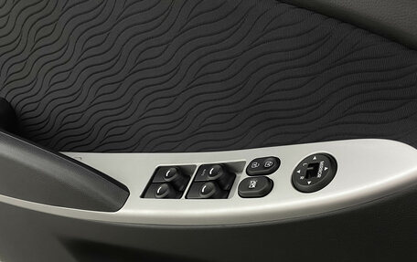 Hyundai Solaris II рестайлинг, 2012 год, 725 000 рублей, 15 фотография