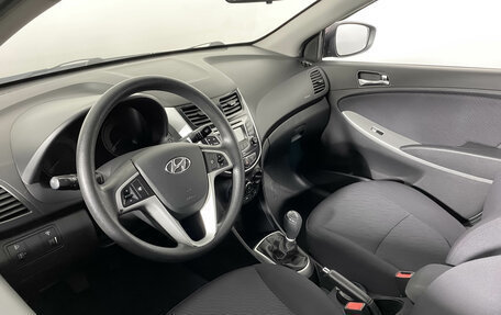 Hyundai Solaris II рестайлинг, 2012 год, 725 000 рублей, 13 фотография