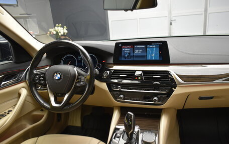 BMW 5 серия, 2018 год, 3 200 000 рублей, 19 фотография