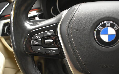 BMW 5 серия, 2018 год, 3 200 000 рублей, 21 фотография