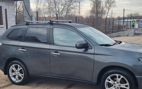 Mitsubishi Outlander III рестайлинг 3, 2013 год, 1 500 000 рублей, 4 фотография