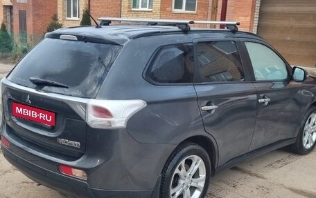 Mitsubishi Outlander III рестайлинг 3, 2013 год, 1 500 000 рублей, 2 фотография