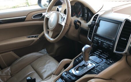 Porsche Cayenne III, 2010 год, 1 990 000 рублей, 12 фотография