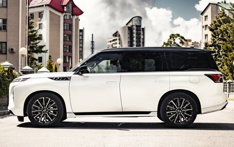 Infiniti QX80, 2024 год, 18 745 000 рублей, 2 фотография
