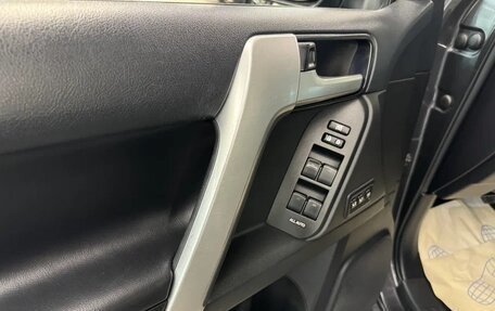 Toyota Land Cruiser Prado 150 рестайлинг 2, 2017 год, 5 500 000 рублей, 9 фотография