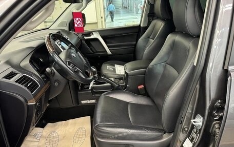 Toyota Land Cruiser Prado 150 рестайлинг 2, 2017 год, 5 500 000 рублей, 6 фотография