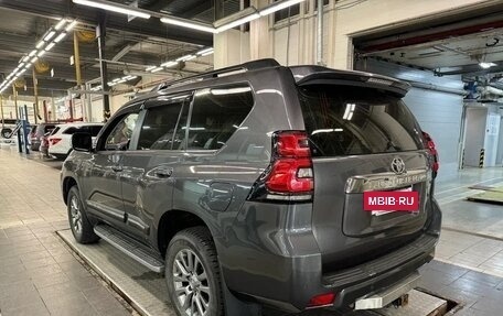Toyota Land Cruiser Prado 150 рестайлинг 2, 2017 год, 5 500 000 рублей, 5 фотография
