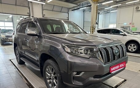 Toyota Land Cruiser Prado 150 рестайлинг 2, 2017 год, 5 500 000 рублей, 2 фотография