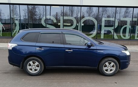 Mitsubishi Outlander III рестайлинг 3, 2013 год, 1 200 000 рублей, 5 фотография