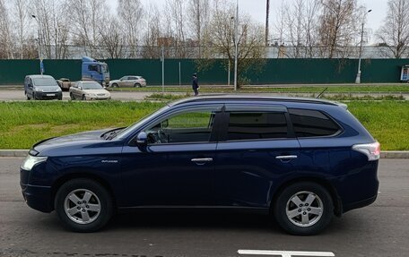 Mitsubishi Outlander III рестайлинг 3, 2013 год, 1 200 000 рублей, 3 фотография