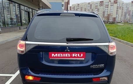 Mitsubishi Outlander III рестайлинг 3, 2013 год, 1 200 000 рублей, 4 фотография