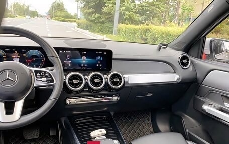 Mercedes-Benz GLB, 2022 год, 2 399 000 рублей, 13 фотография