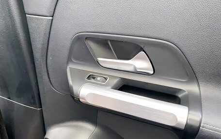 Mercedes-Benz GLB, 2022 год, 2 399 000 рублей, 27 фотография