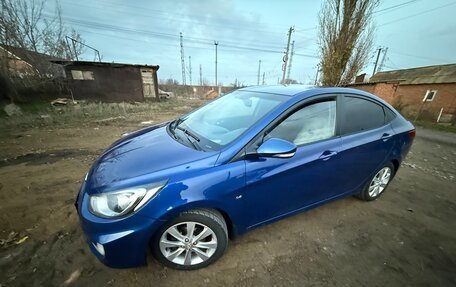 Hyundai Solaris II рестайлинг, 2012 год, 975 000 рублей, 2 фотография