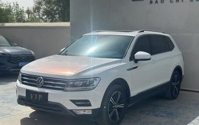 Volkswagen Tiguan II, 2022 год, 2 200 000 рублей, 1 фотография