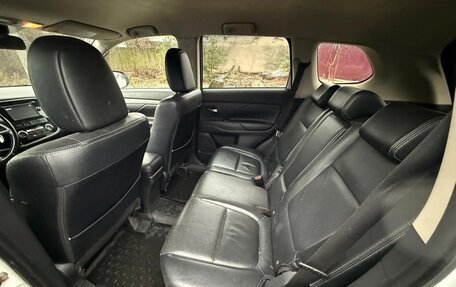 Mitsubishi Outlander III рестайлинг 3, 2013 год, 1 150 000 рублей, 7 фотография